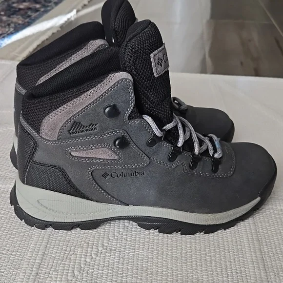 Columbia Newton Ridge Plus Waterproof Hiking Boots Women's size 8.5 Gray - Picture 2 of 7